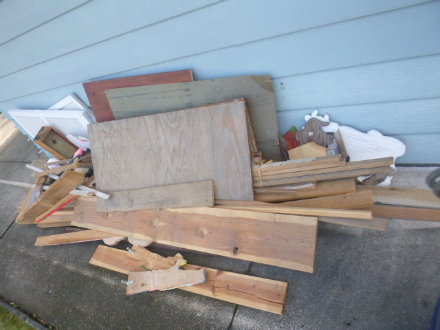 lot 282 image: Lot of Scrap Wood