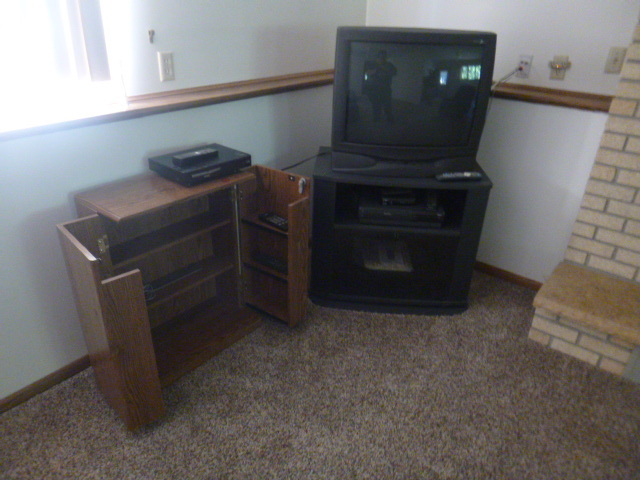 lot 286 image: TV, VCR, DVD
