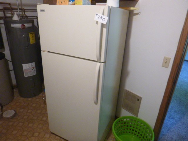 lot 290 image: Frigidaire Refrigerator Freezer