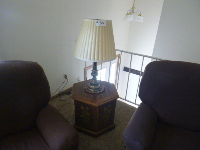 lot 300 image: End Table with Table Lamp