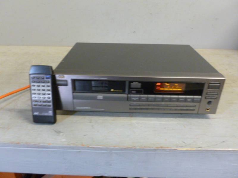 lot 6 image: CD Player