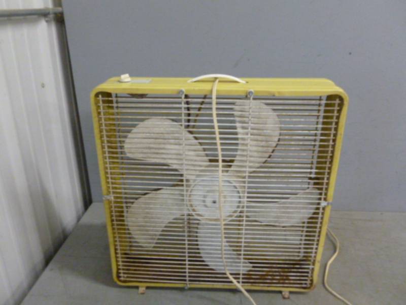 lot 11 image: Vintage Fan