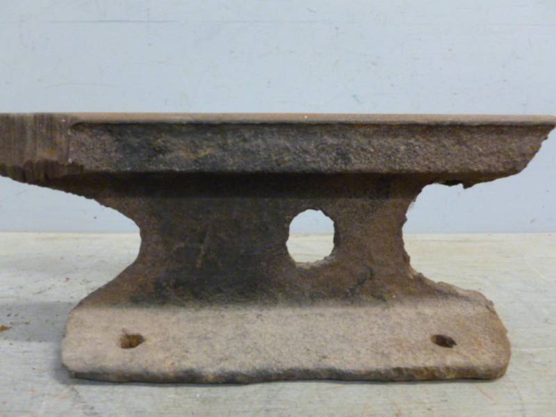 lot 24 image: Vintage Anvil