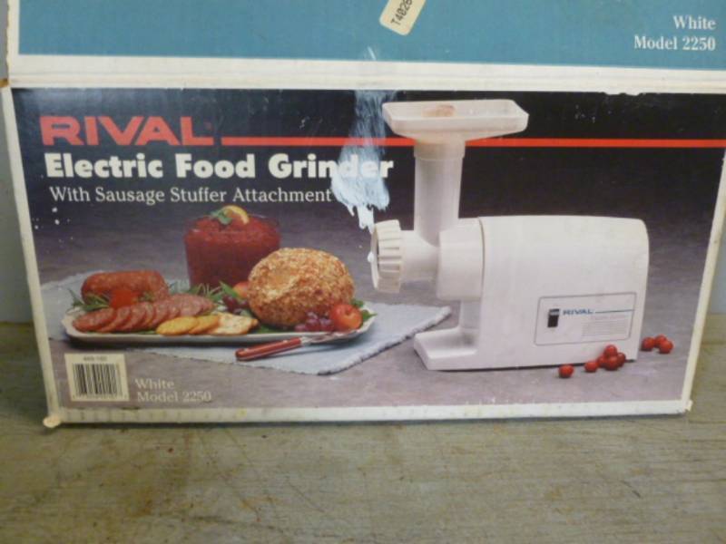 lot 38 image: Electric Meat Grinder