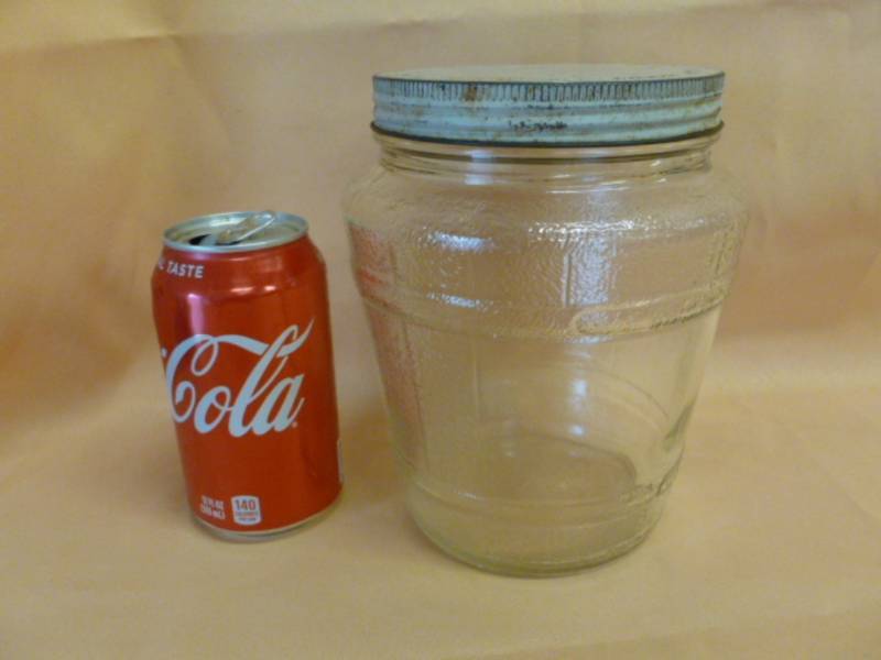 lot 39 image: Vintage Herring Jar
