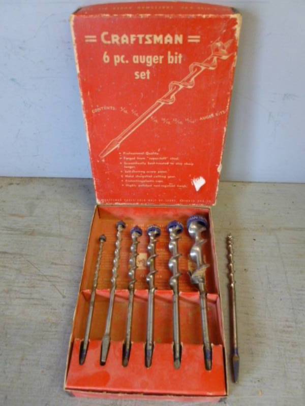 lot 61 image: Vintage Tool Set