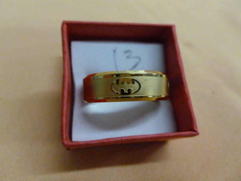 lot 93 image: Mens Ring