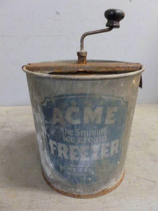 lot 99 image: Vintage Ice Cream Maker