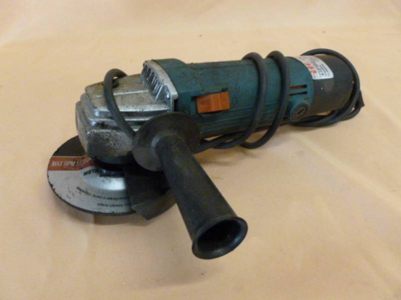lot 136 image: Angle Grinder