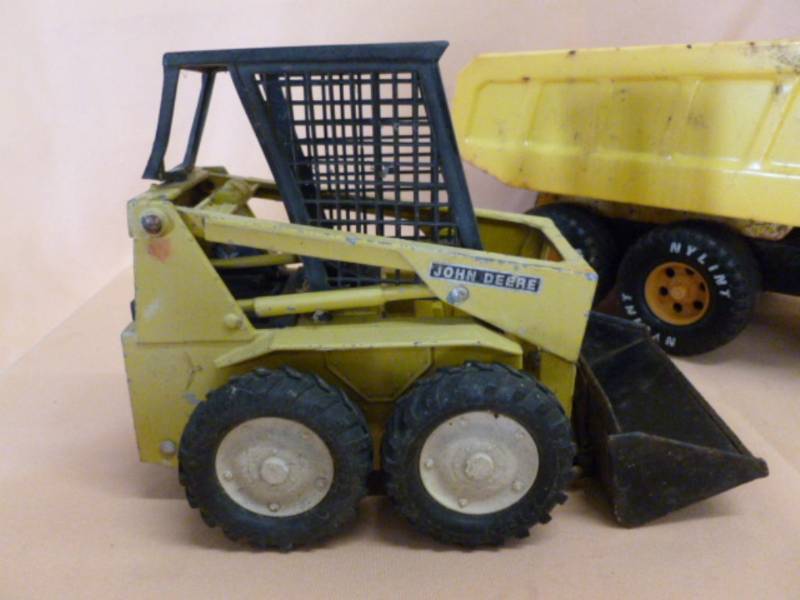 lot 157 image: Ertl - John Deere