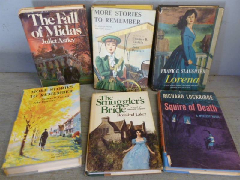 lot 170 image: Vintage Books