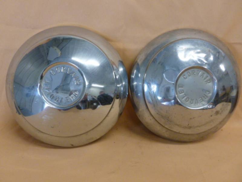 lot 178 image: Vintage Hub Caps