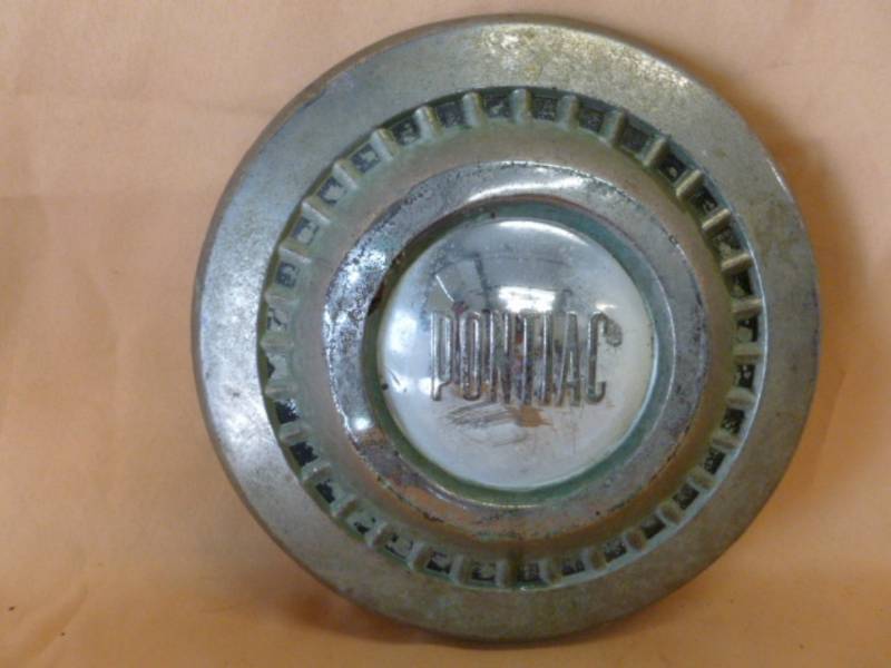 lot 179 image: Vintage Hub Cap