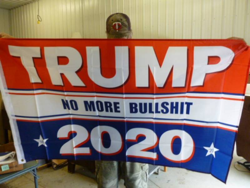 lot 184 image: Trump Flag