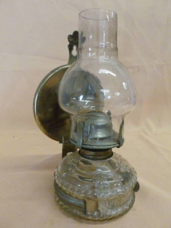 lot 193 image: Vintage Oil Lamp