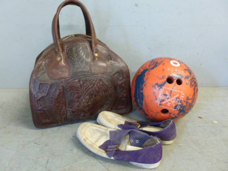 lot 216 image: Vintage Bowling Ball