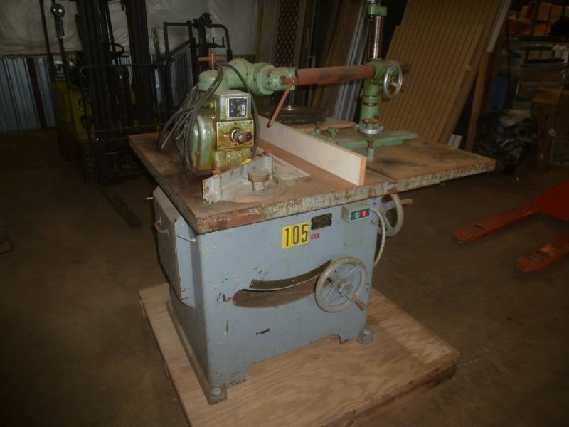 lot 7 image: Tannewitz Table Saw