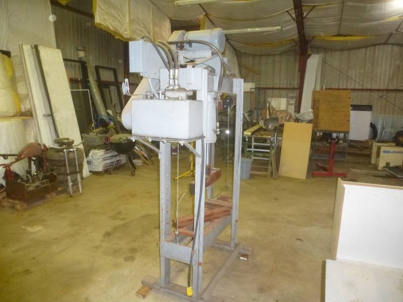 lot 17 image: Hydraulic Press