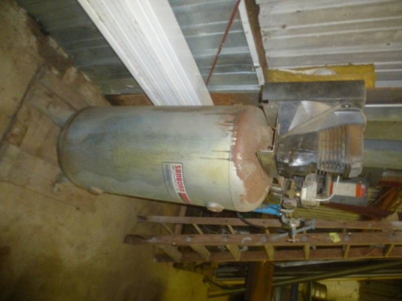 lot 21 image: Sanborn Air Compressor
