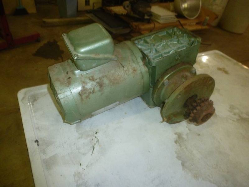 lot 46 image: Reliance Gear Reducer