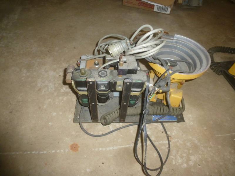 lot 57 image: Design Tool Bolt Feeder