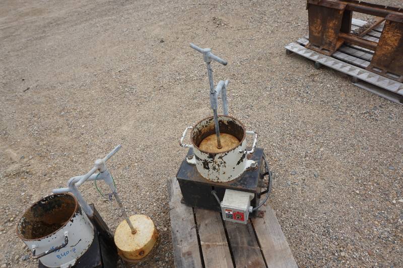 lot 24 image: Set of 2 - Electric Cylinder Press Units