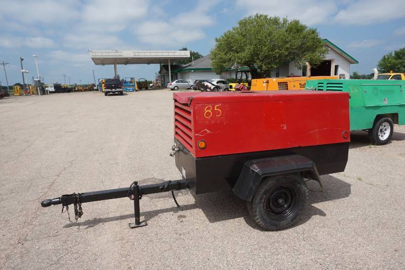 lot 6 image: 2004 Atlas Copca Model XAS97 185 Tow Behind Air Compressor