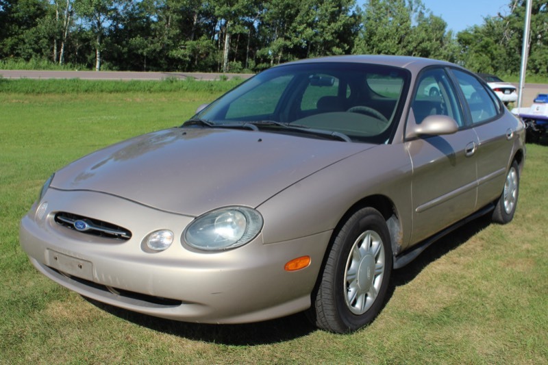 1998 Ford Taurus SE