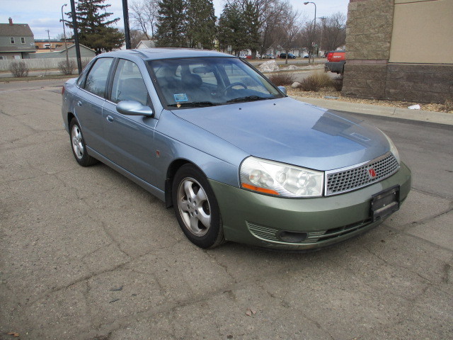 lot 4 image: 2004 Saturn L200