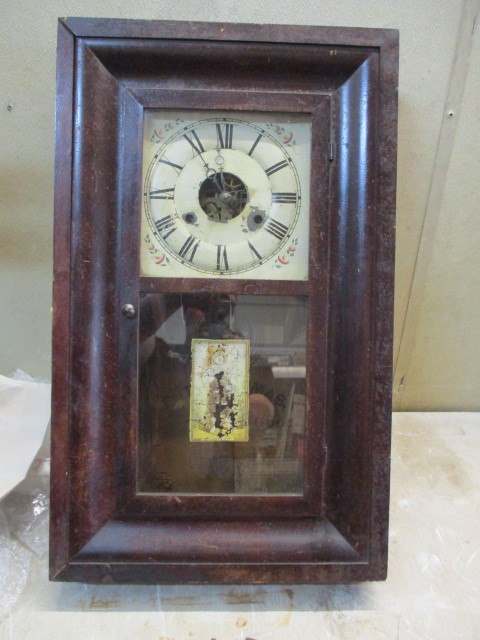 lot 5 image: Seth Thomas Kitchen Clock