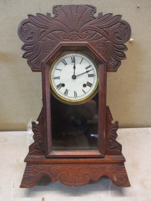 lot 6 image: New Haven Kitchen Clock