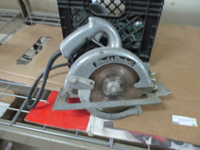 lot 38 image: Circular Saw and other tools