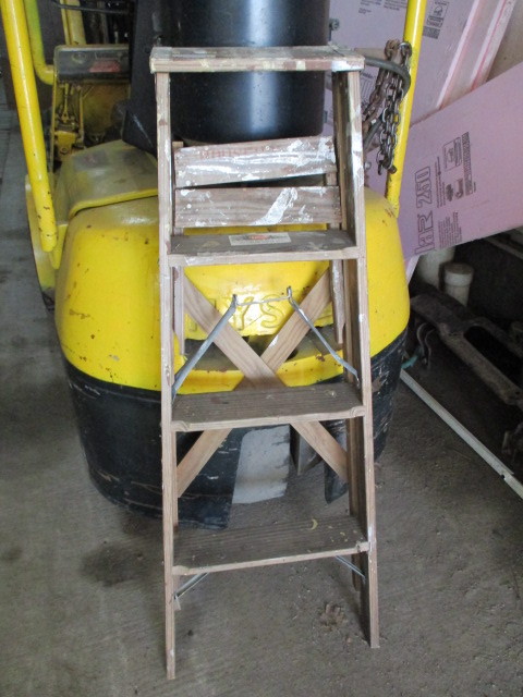 lot 41 image: 4 Step Ladder