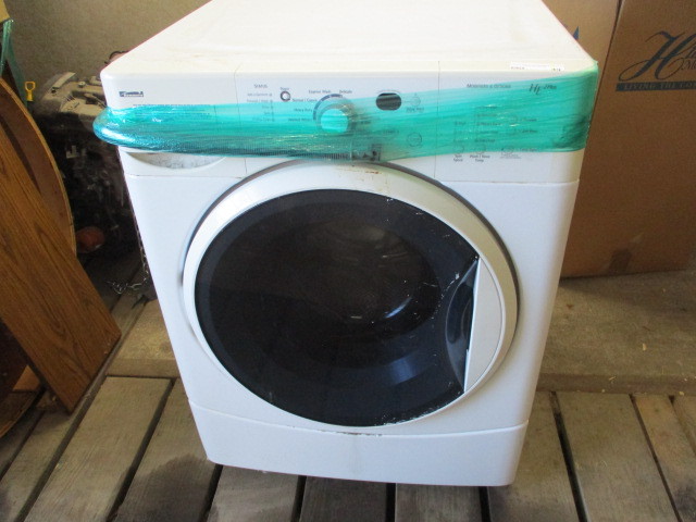 lot 49 image: Kenmore Washing Machine