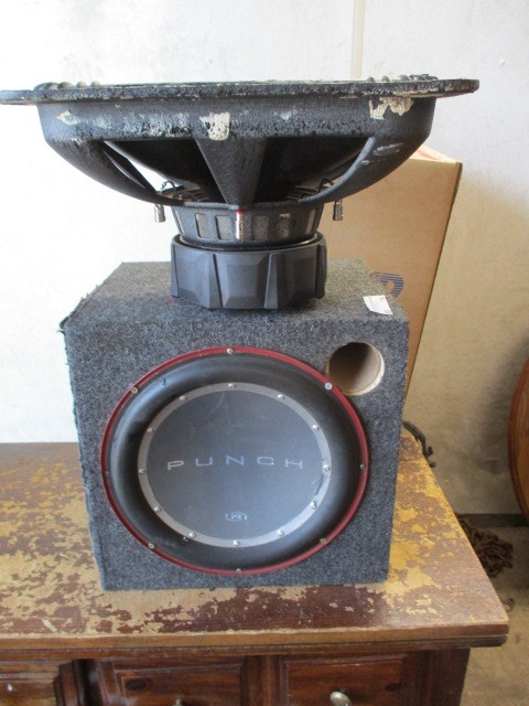 lot 79 image: Subwoofers
