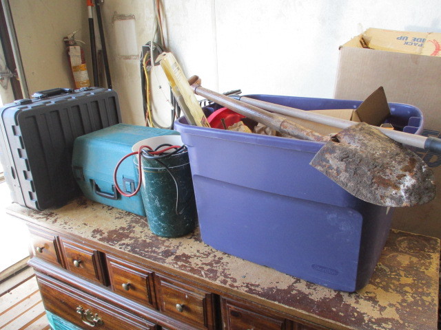 lot 85 image: Tools and cases