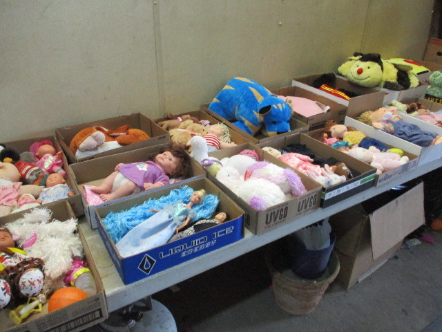 lot 109 image: Toys