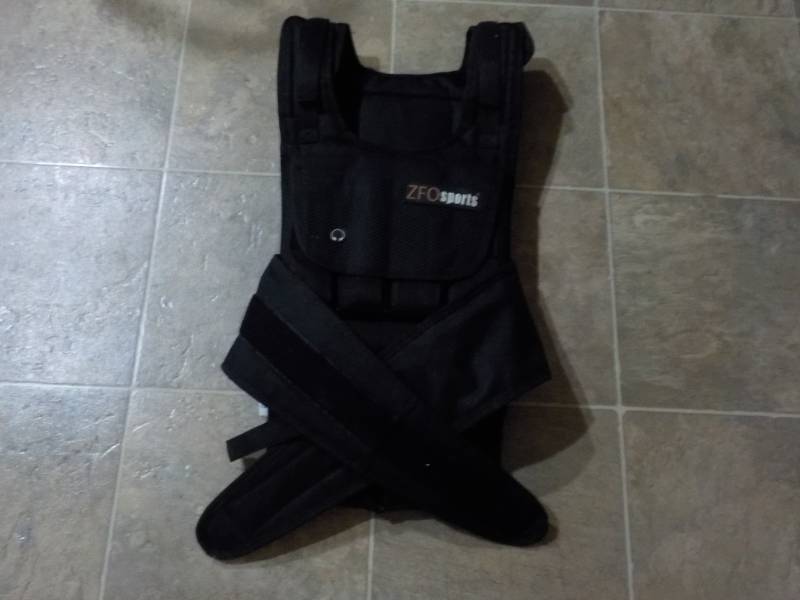 lot 7 image: 60 lb. ZFO Sports Cross Training Ve...