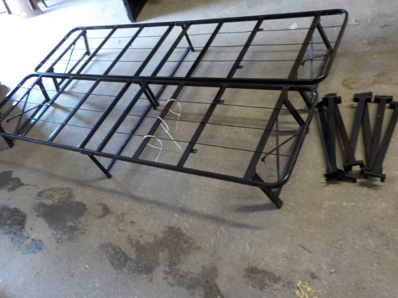 lot 14 image: 2 Metal Frames to form Twin Size Be...