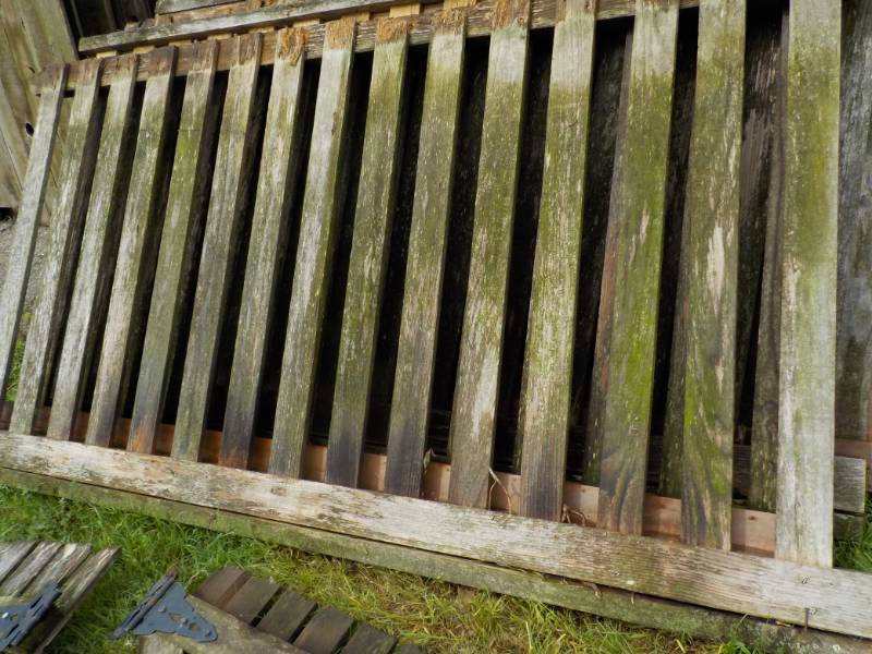 lot 37 image: 5 Fence Panels 67 x 48 not sure if...