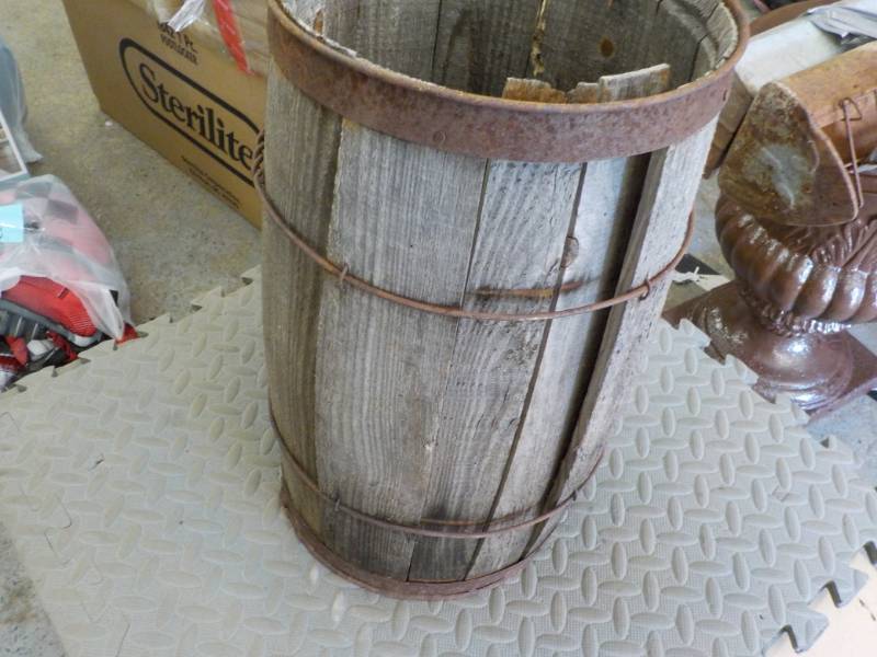 lot 63 image: Nail Keg 10 x 17...