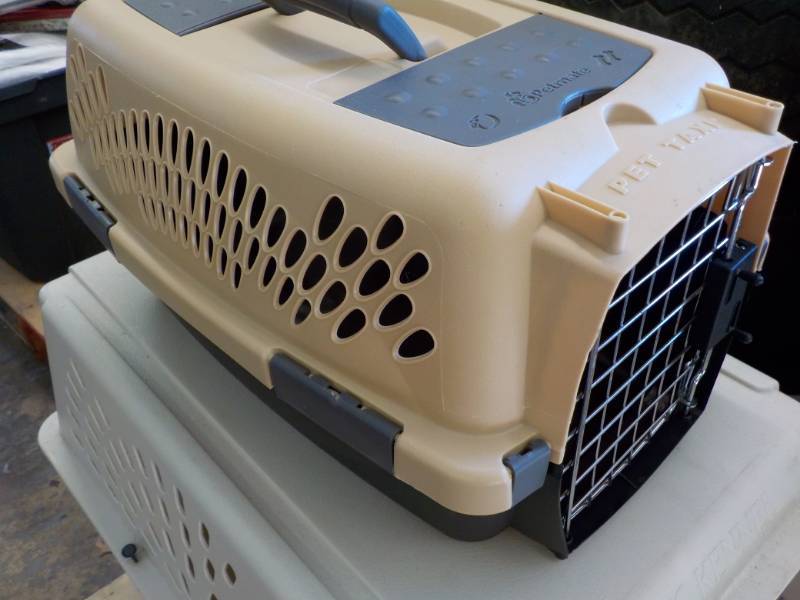 lot 65 image: Pet Mate Pet Carrier...