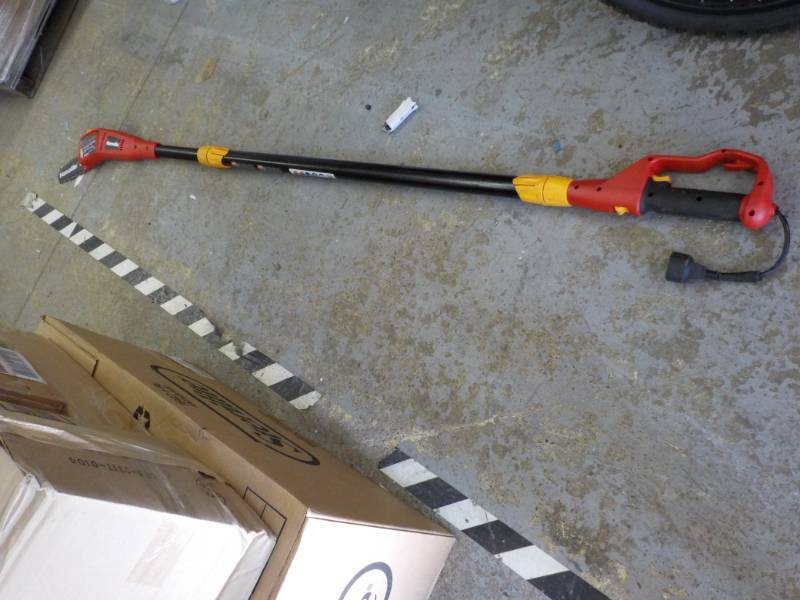 lot 77 image: Homelife Electric Trimmer...