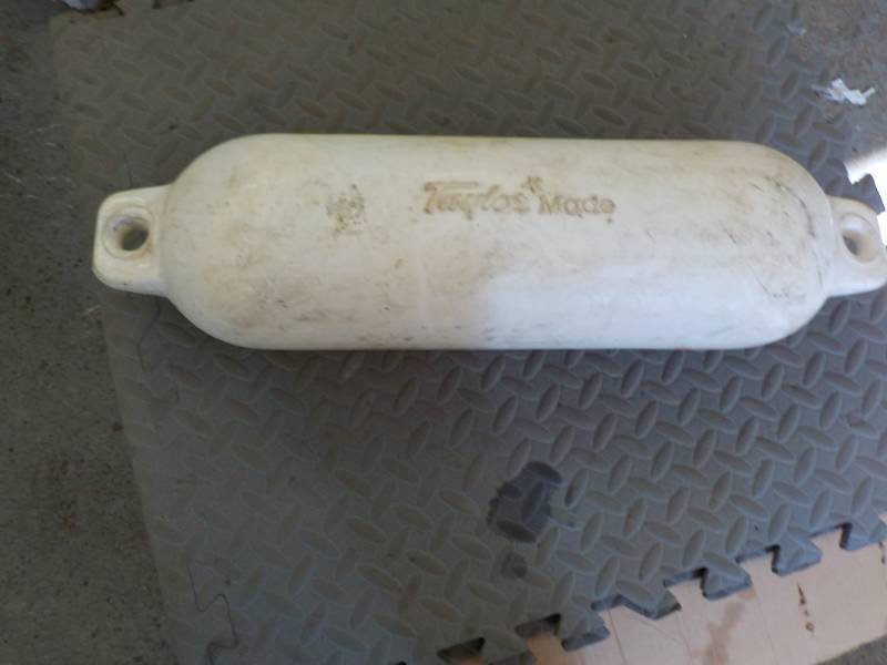lot 78 image: Taylor Made Buoy...