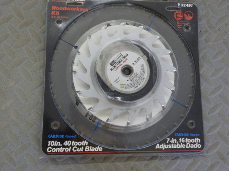 lot 105 image: Craftsman 10 in 40 Tooth Control Cu...