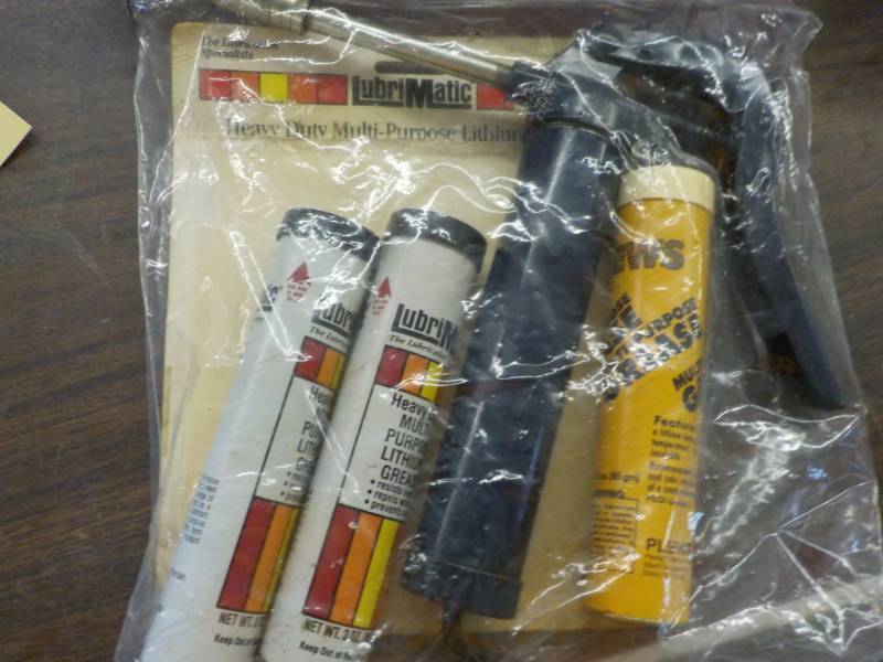 lot 113 image: Lubrimatric Lithium Grease Gun and ...