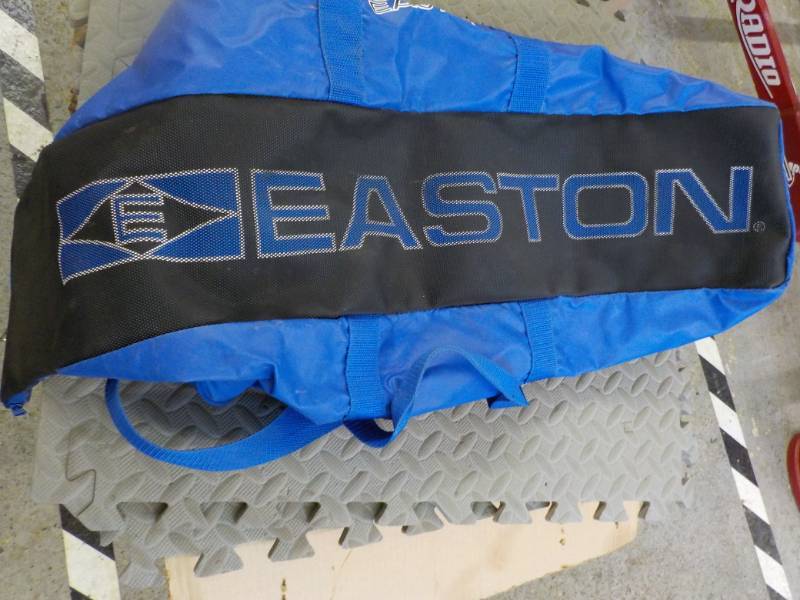 lot 137 image: East on Sports Bag...