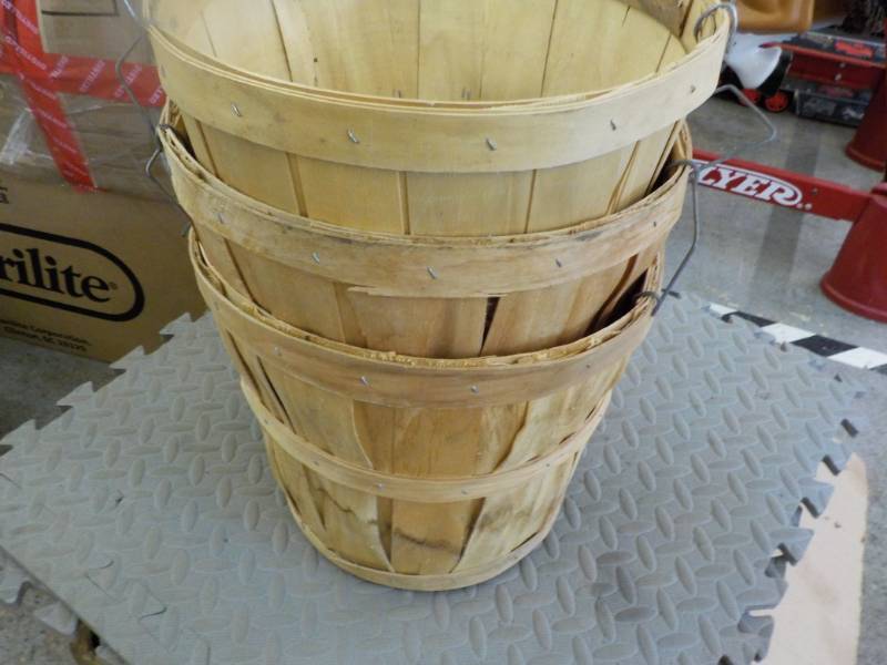 lot 147 image: Set of 3 - 11 Baskets...