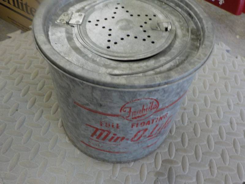 lot 148 image: Min-O-Life Metal Minnow Bucket...