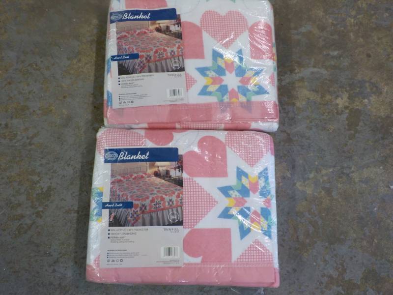 lot 166 image: 2 New Blankets both Twin Size...